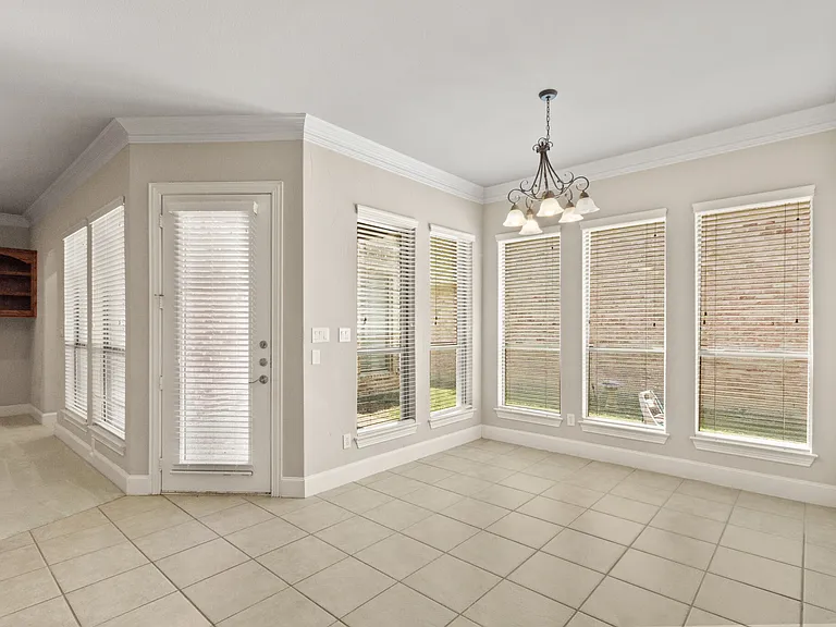 3240 Forestbrook Dr — Photo 11