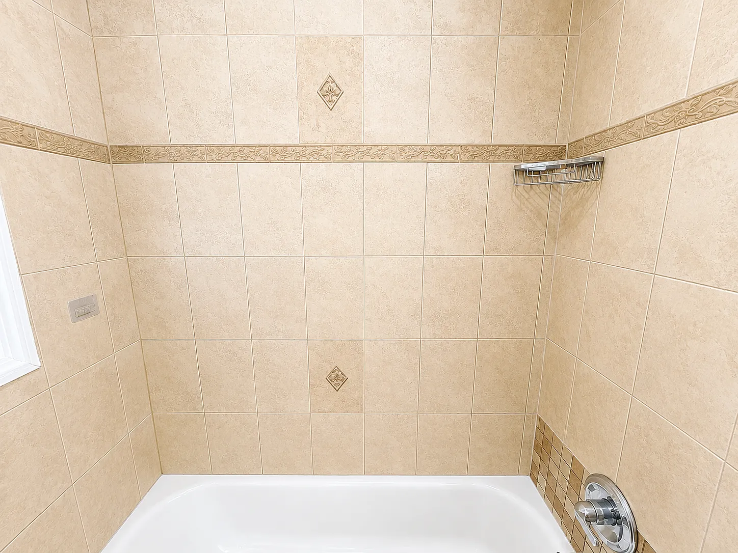 5 bed, 1.5 bath, 1500 sqft, $2,495 — Photo 3
