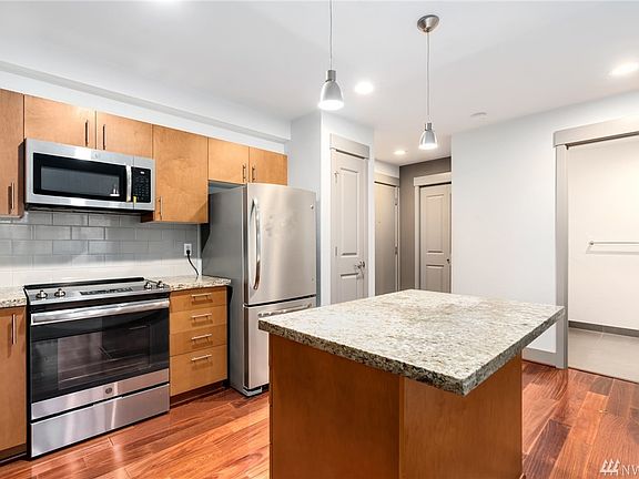 3rd image of 4547 8th Ave NE APT 201
