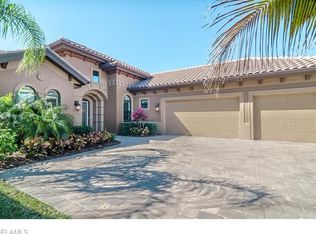 7316 Lantana Cir, Naples, FL 34119