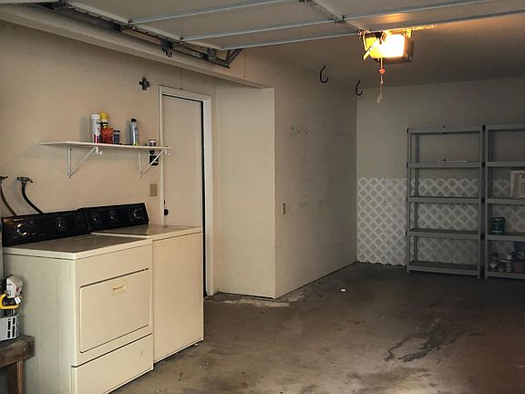 5th image of 508 1/2 Jasmine Ave