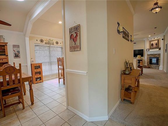3rd image of 1303 Squires Ln