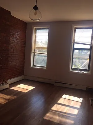 Rented by G2 Realty Group LLC | media 16