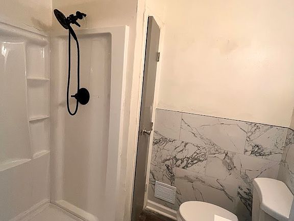 4th image of 2984 Benchwood Rd #1