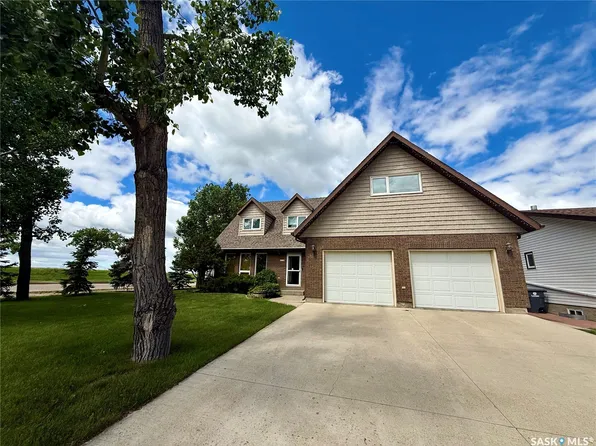 626 4th Avenue W, Kindersley, SK S0L 1S0