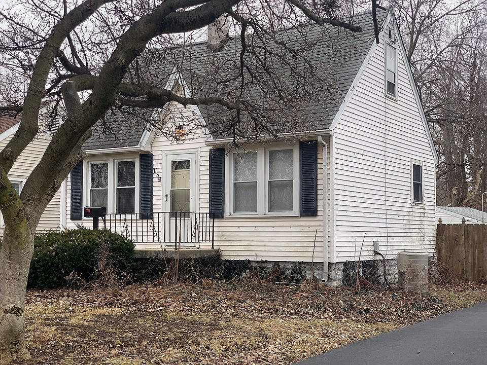1st image of 125 SE Circle Dr
