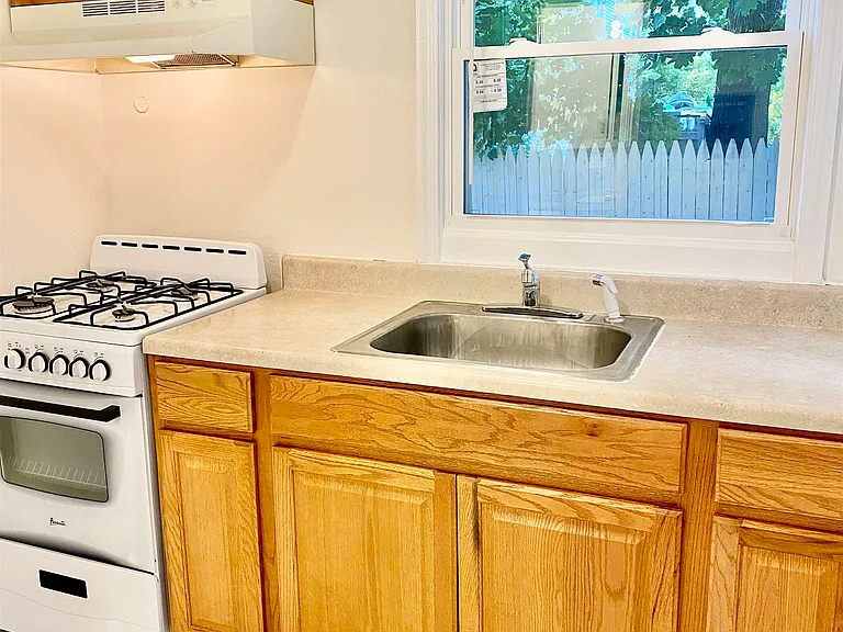31-33 Tillinghast St #6 — Photo 7