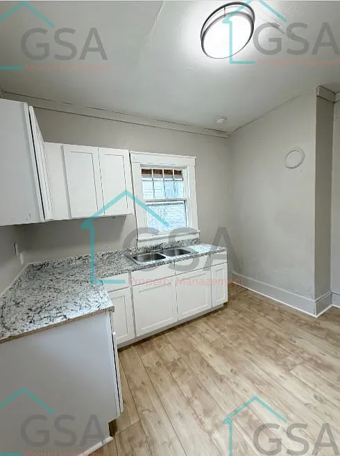 2 bed, 1080 sqft, $900 — Photo 3