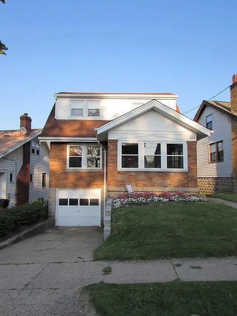 134 Harvard Pl photo 1