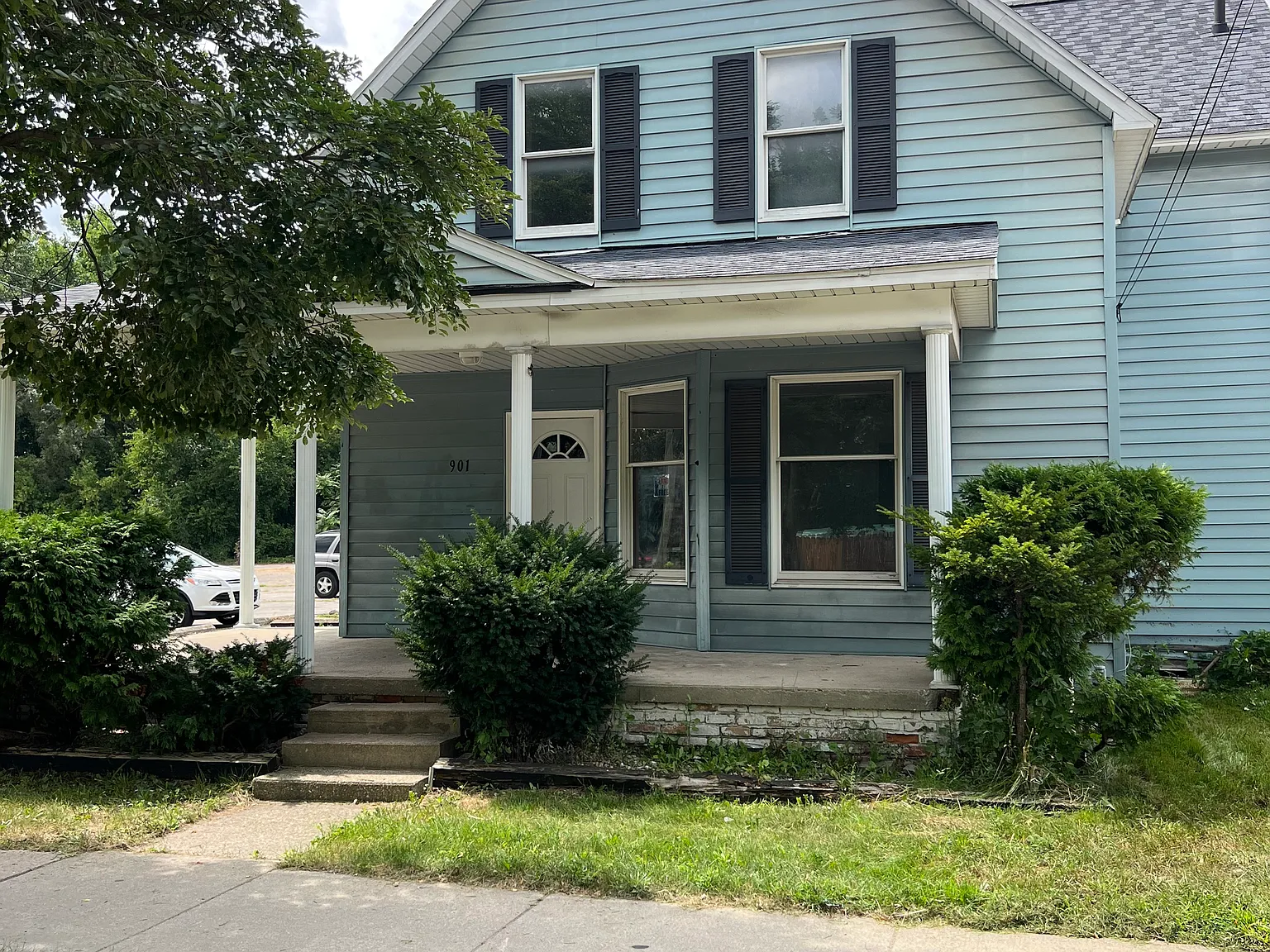 3 bed, 1.5 bath, 1200 sqft, $1,200 — Photo 1