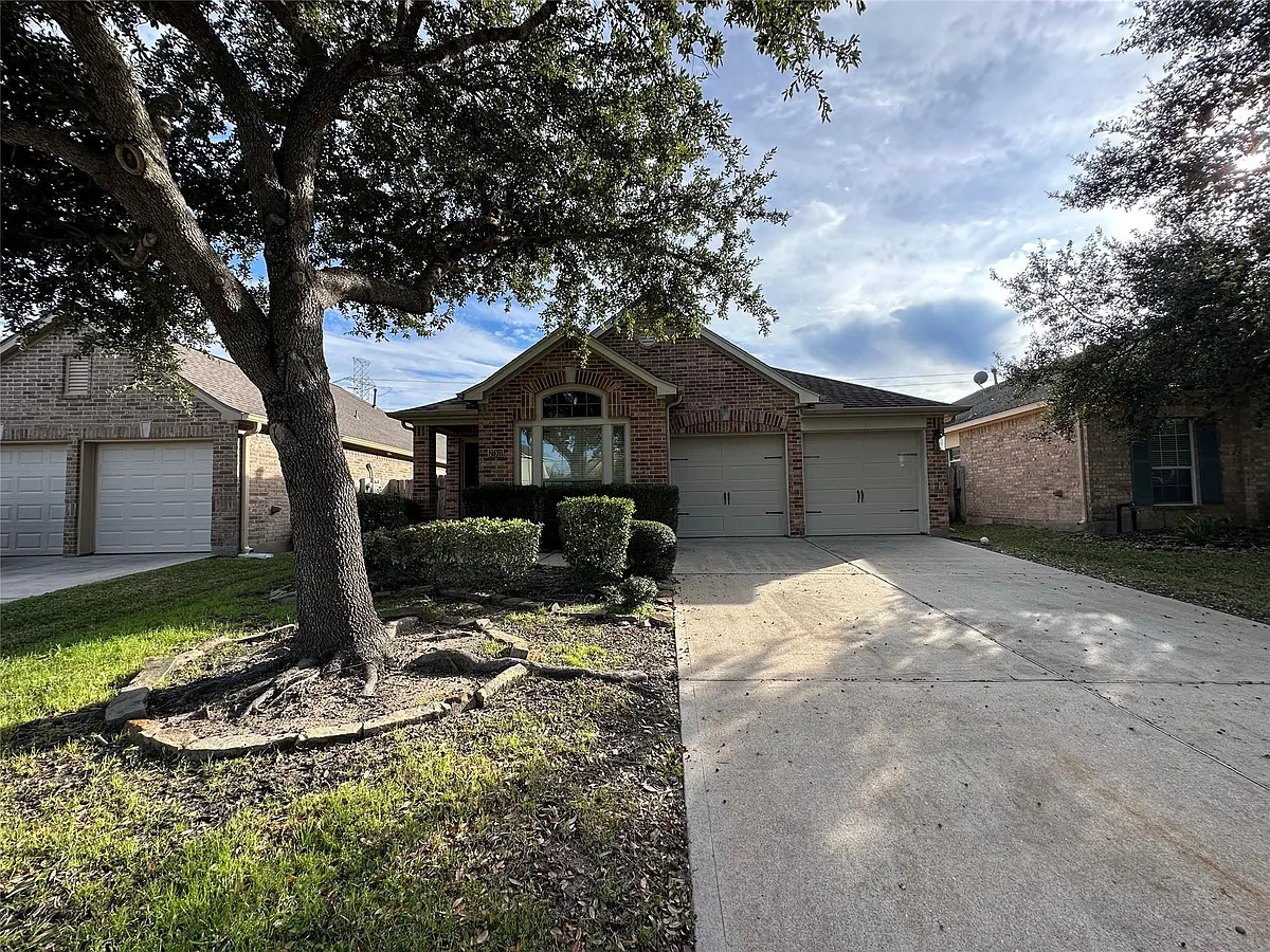 Building Photo - 27511 Gatlin Ln