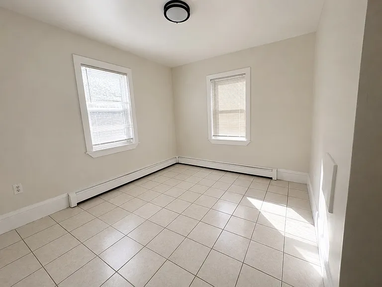 8 Hammond St #1 — Photo 10