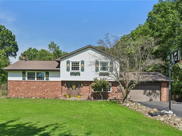 171 McClelland Rd, New Castle, PA 16102