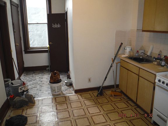 3rd image of 53 Saint Pauls Ave