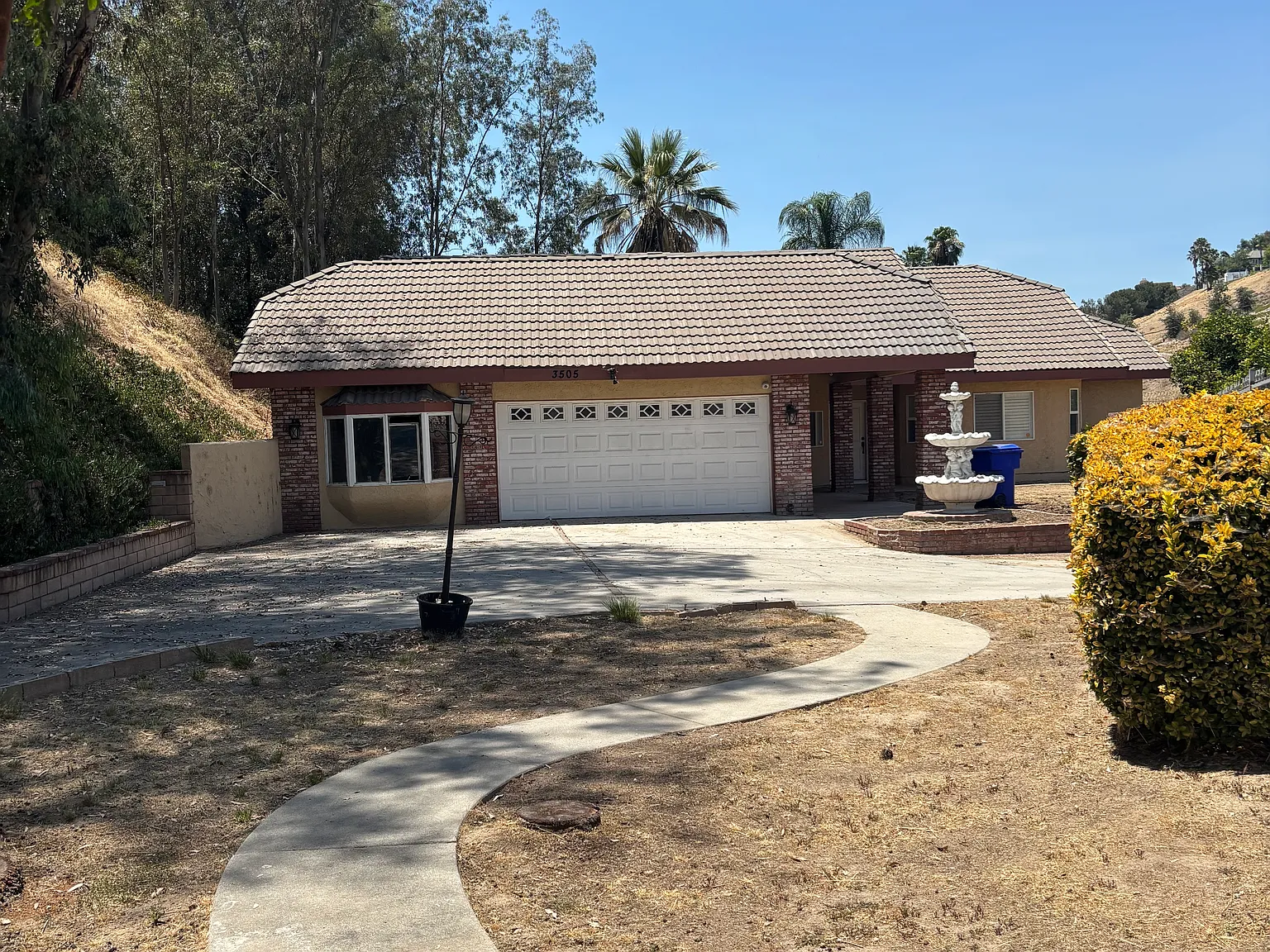 3 bed, 2097 sqft, $3,400 — Photo 2