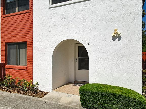 5th image of 910 Big Tree Rd APT 12-4