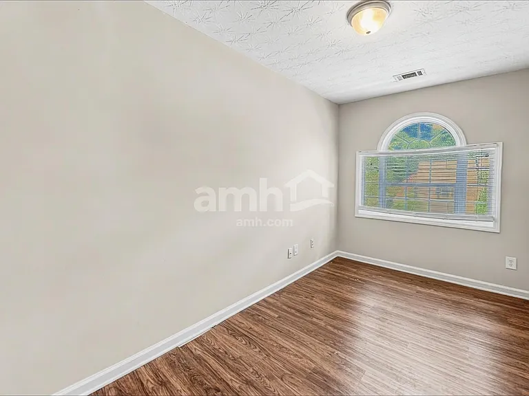 1558 Great Shoals Cir — Photo 9