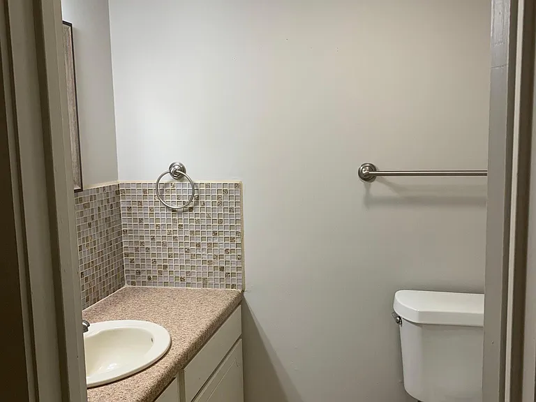 487 Dickinson St — Photo 11