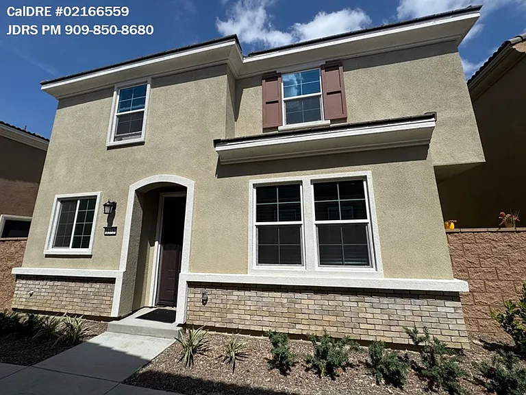 1375 Yeager Ave — Photo 1