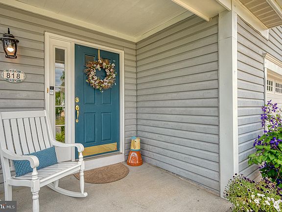 5th image of 818 Brentwood Park Dr