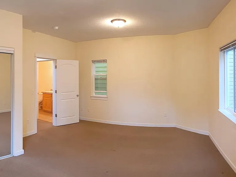 1347 and 1351 High Alley - 2nd Floor Bedroom 2 1347 and 1351 High Alley - 2nd Floor Bedroom 2