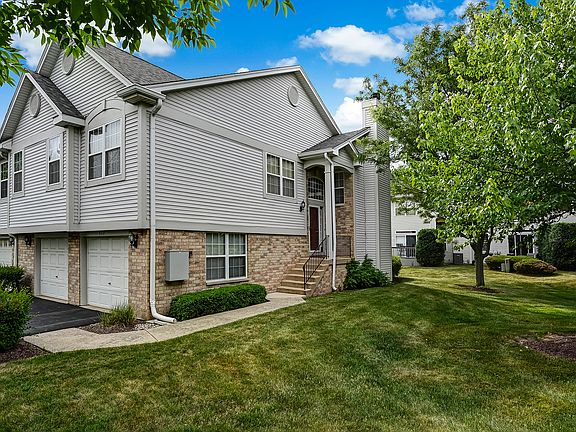 2nd image of 9447 Fountain Point Cir #9447