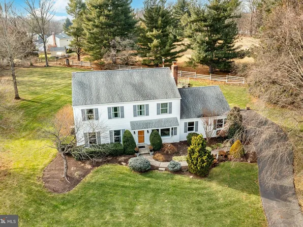 827 Plumtry Dr, West Chester, PA 19382