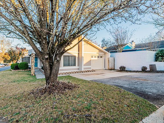 3rd image of 200 Atrium Ct