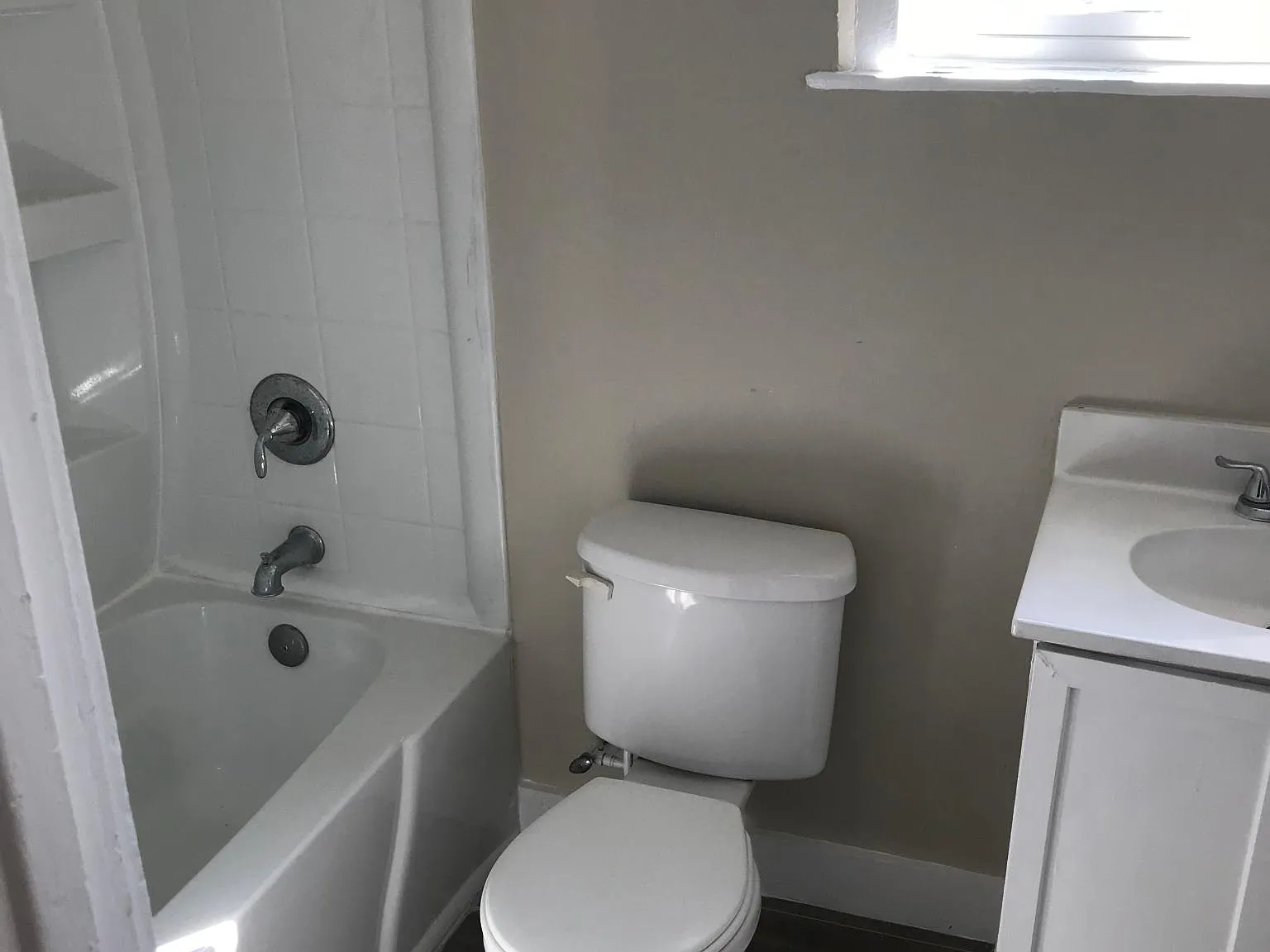 Studio, 450 sqft, $1,700 — Photo 4