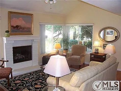 3rd image of 10680 Esmeraldas Dr