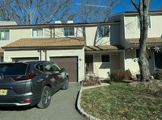 10 Tulip Ct UNIT 10, Edison, NJ 08820