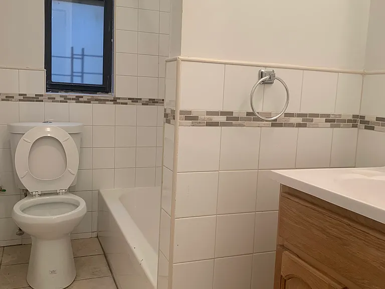 181 W 238th St #35W — Photo 5