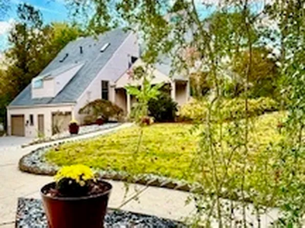 3810 Galloway Dr NE, Roswell, GA 30075