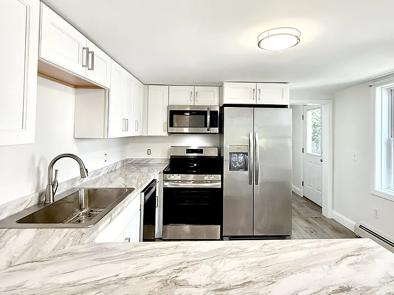 29 Elm St #B — Photo 7
