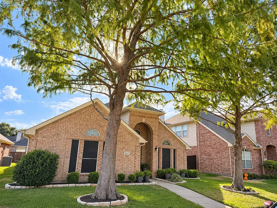 5613 Buckskin Dr