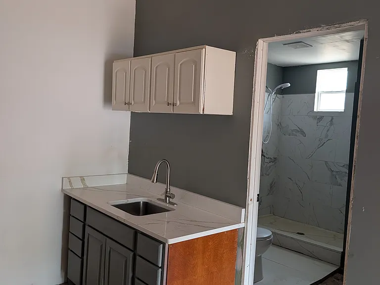 2721 W Mossman Rd #1 — Photo 3
