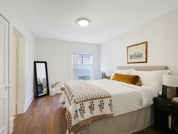 5th image of 2738 Colfax Ave S Unit 2