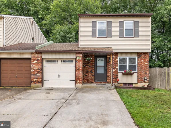 21 Bradley Dr, Newark, DE 19702