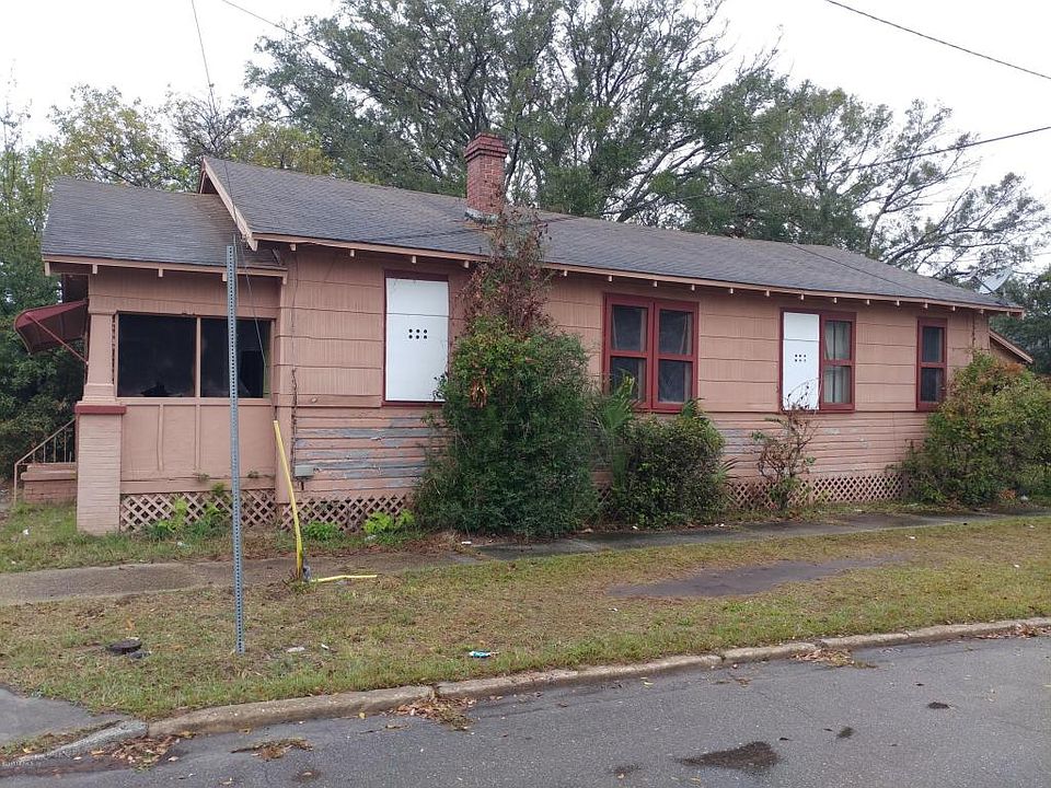 2nd image of 1235 Grothe St