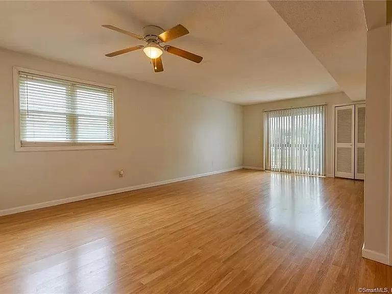 612 Twin Circle Dr #612 — Photo 2