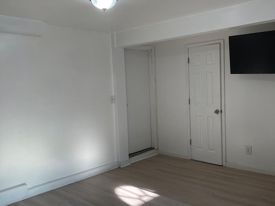 141 Hunter Ave, North Babylon, NY 11703 Zillow