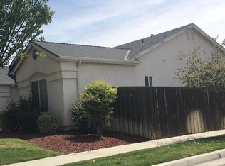 1679 Redbud St, Lemoore, CA 93245