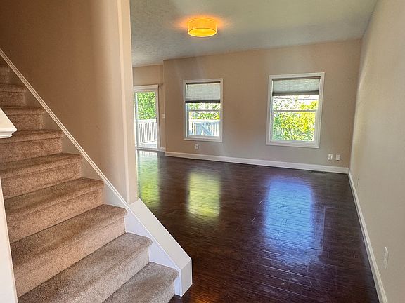 3rd image of 1594 Fruitland Ave