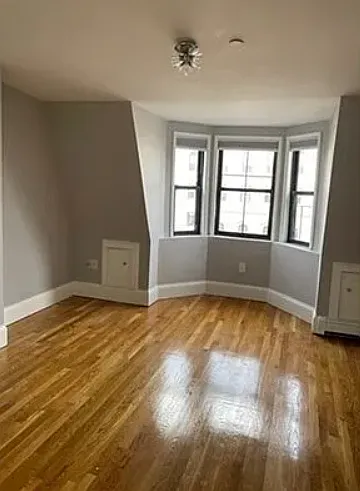 2 bed, 750 sqft, $4,000 — Photo 2