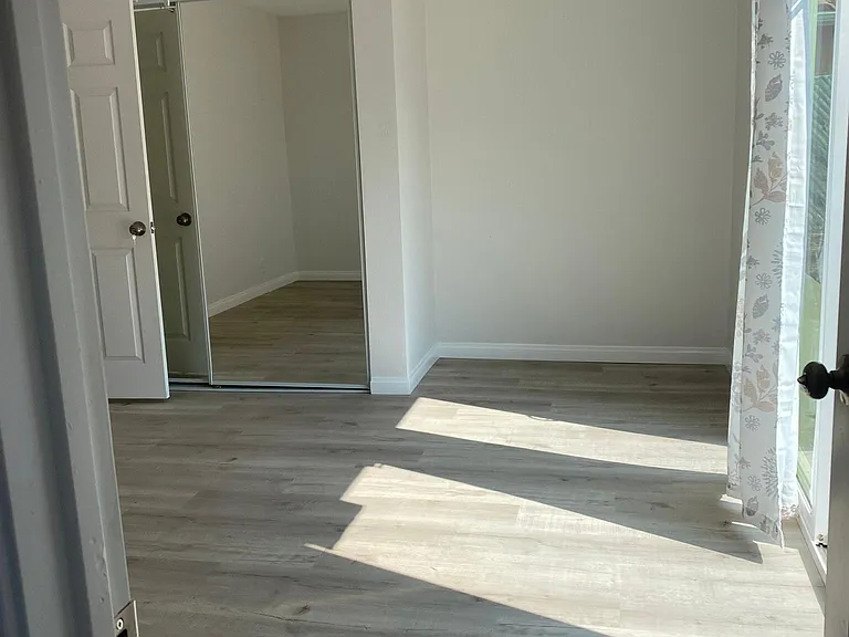 17006 S Berendo Ave — Photo 1