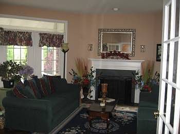 2nd image of 141 Kent Oaks Way