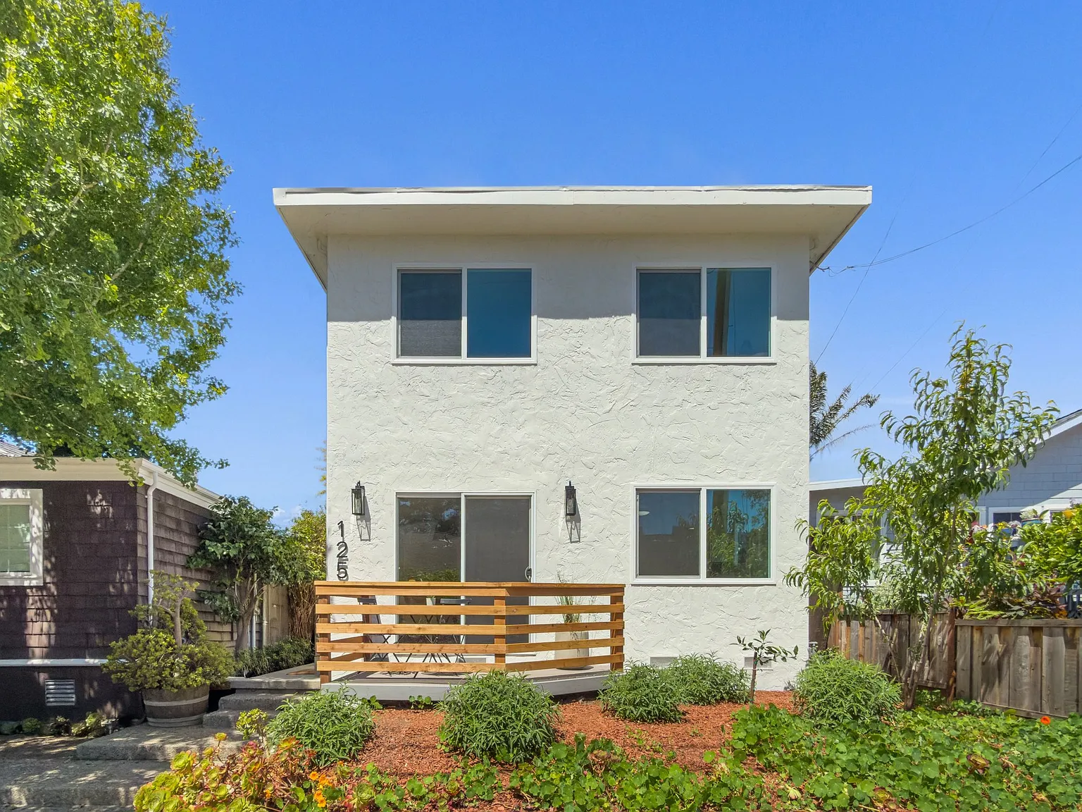 Beautifully Renovated Seabright 2BR — Photo 4