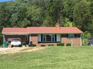 46 Plantation Rd, Fraziers Bottom, WV 25082