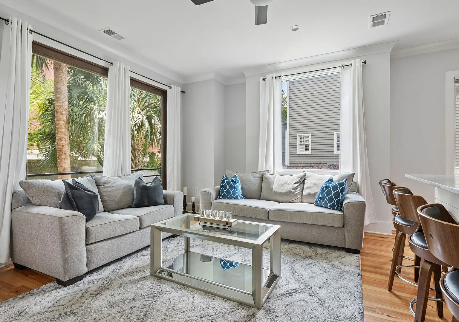 The Hideaway- 21 Charlotte Street, Unit F — Photo 3