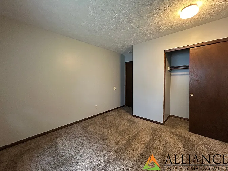 2423 Buttonwood Dr — Photo 9